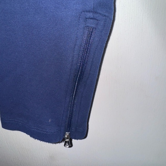 Blue stretch capris - Picture 4 of 5